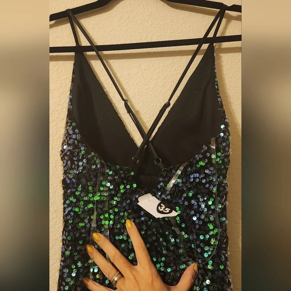 Pear Culture Deep V-Neck Ombre Sequin X-Back High Slit Long Dress - Picture 9 of 12